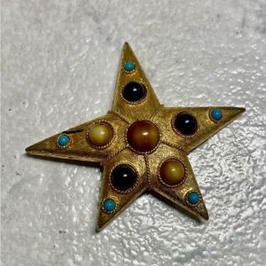 VINTAGE Capri Star Brooch